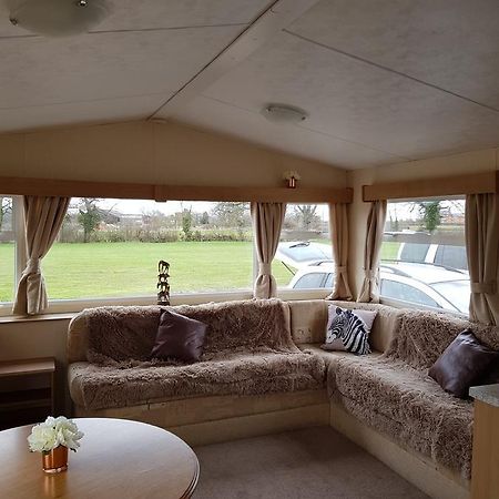 Pitch & Canvas - Self Catering At Broad Oak Farm Hotel Татенхол Екстериор снимка