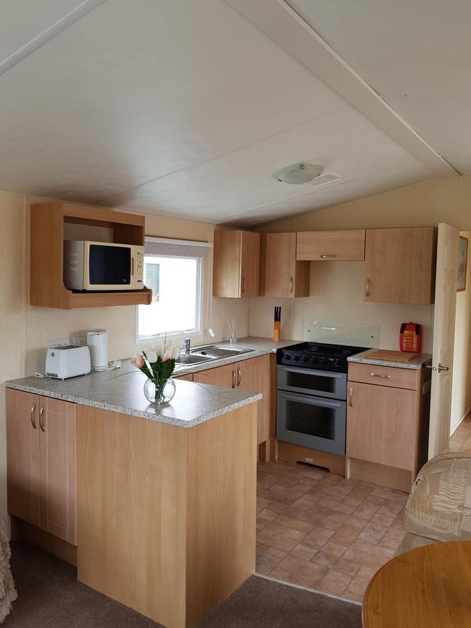 Pitch & Canvas - Self Catering At Broad Oak Farm Hotel Татенхол Екстериор снимка