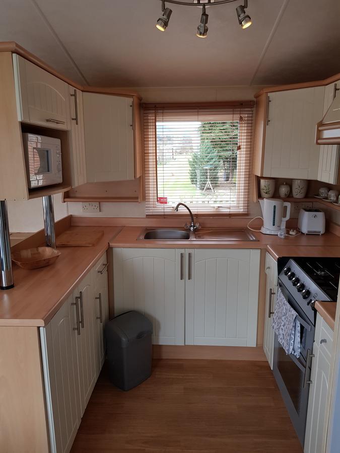 Pitch & Canvas - Self Catering At Broad Oak Farm Hotel Татенхол Екстериор снимка