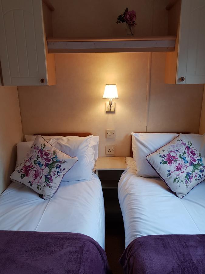 Pitch & Canvas - Self Catering At Broad Oak Farm Hotel Татенхол Екстериор снимка