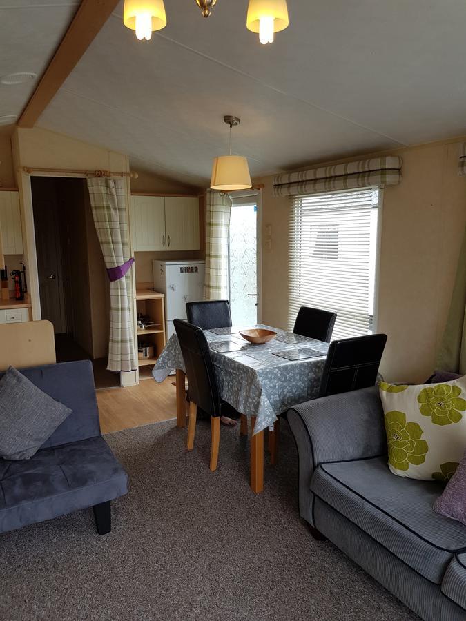 Pitch & Canvas - Self Catering At Broad Oak Farm Hotel Татенхол Екстериор снимка